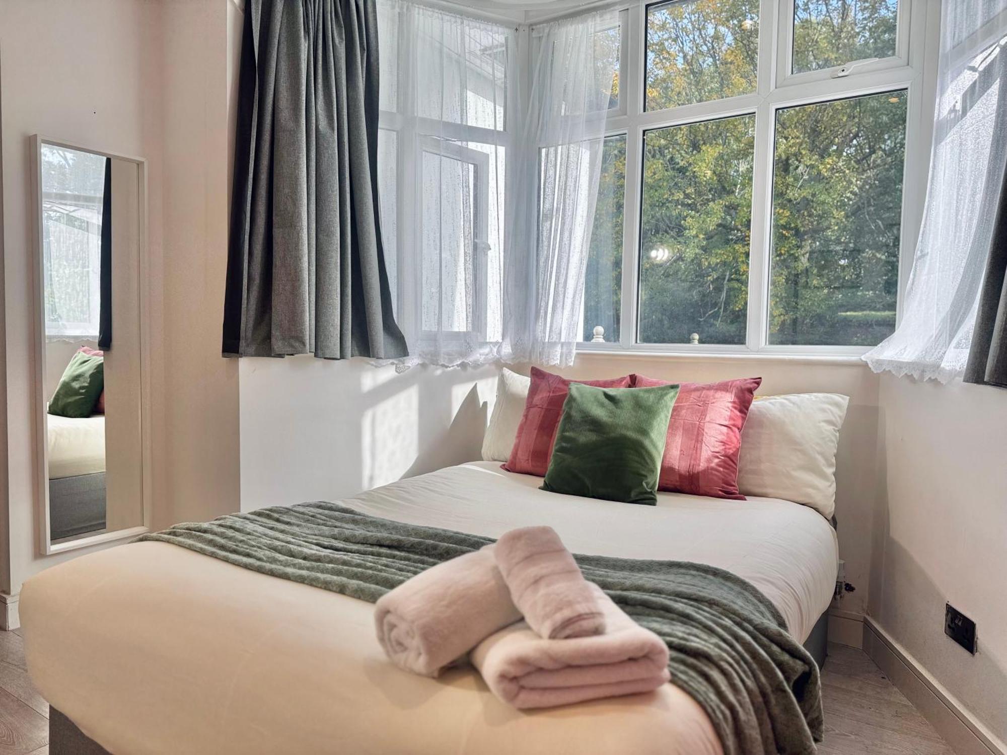En-Suites With Free Parking 30Min To Central Londra Exterior foto